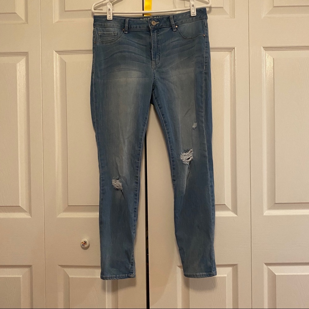 ✨Rewash Ripped Jegging Mid Rise ✨
